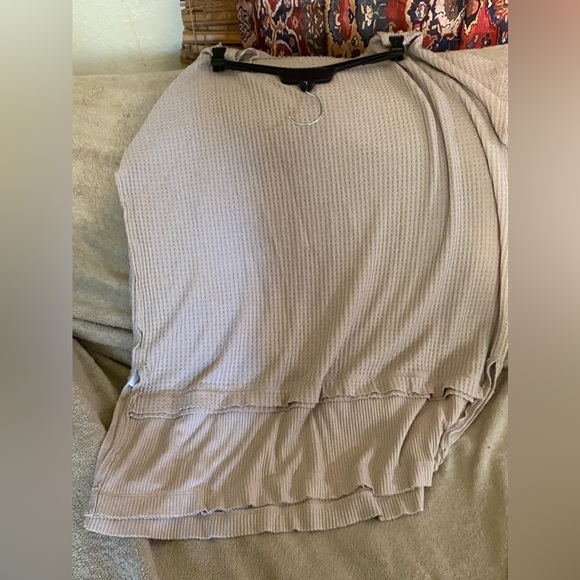 Final Price Drop 🔥 Free People NorthShoreThermal  Top , Side Splits Thumbholes - Picture 3 of 15